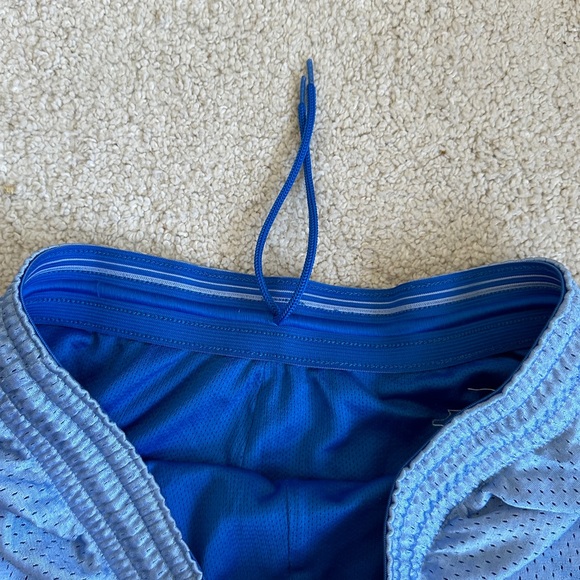 Nike Womens Mesh Running Shorts with Embroidered Swoosh in Medium - Picture 4 of 5